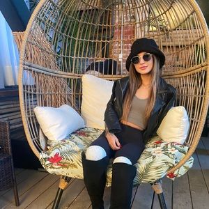 Meet your Posher, Jaime